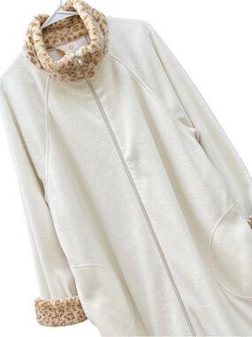 Vintage STAN HERMAN Housecoat Zip Front Cream Fleece Animal Trim Robe